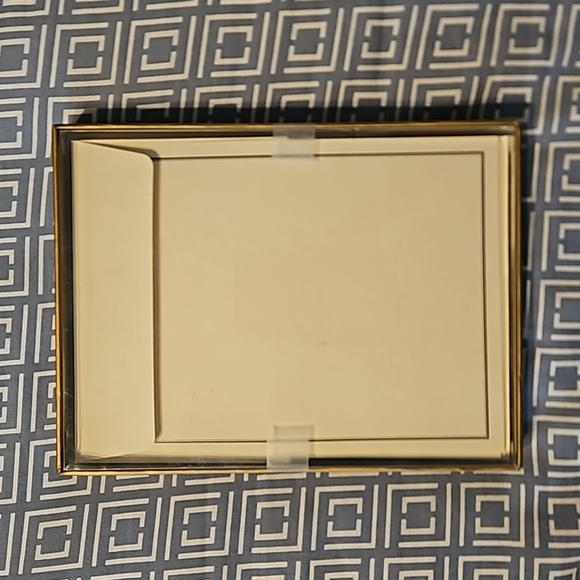 BLACK AND CREAM Sheets & Envelopes Stationery - Picture 2 of 6